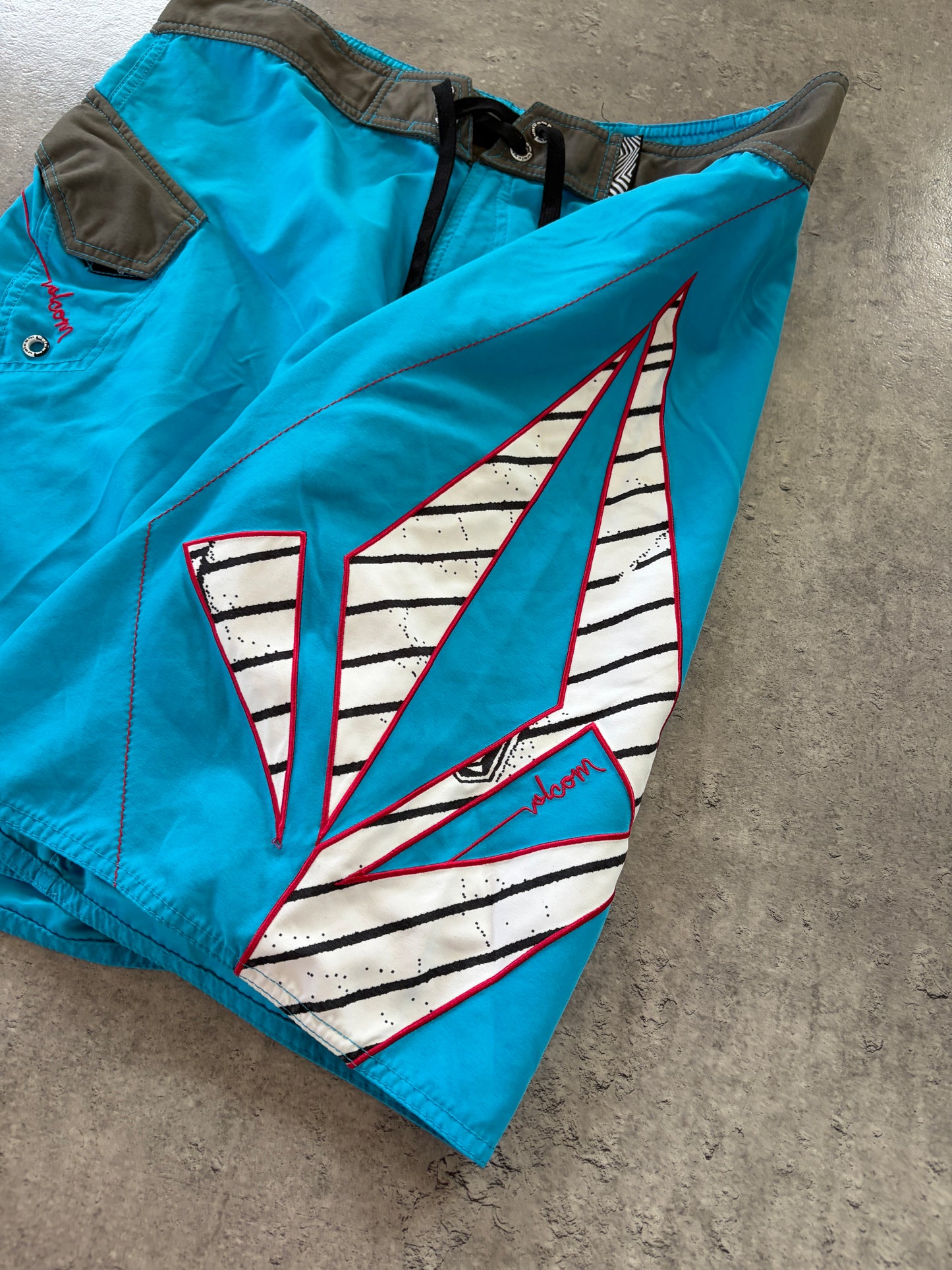 Vintage Volcom Cargo Shorts 00s